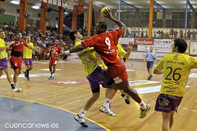 El Ciudad Encantada sucumbe ante el poderío del Cuatro Rayas Valladolid (20-32)